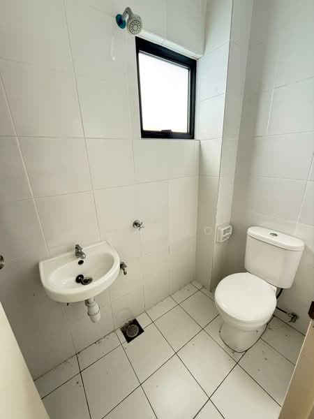 Rumah Berkembar untuk Dijual di Eco Grandeur (Puncak Alam) - Lucas Loh - Bathroom - PropertyGuru.com.my
