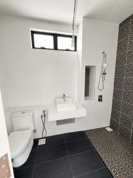 Semi-Detached House for Sale in Eco Grandeur (Puncak Alam) - Lucas Loh - Bathroom - PropertyGuru.com.my