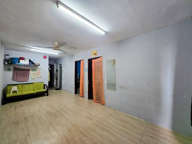 Rumah Flat untuk Dijual di Cheras Ria - Zul Syafiq - Living Room - PropertyGuru.com.my