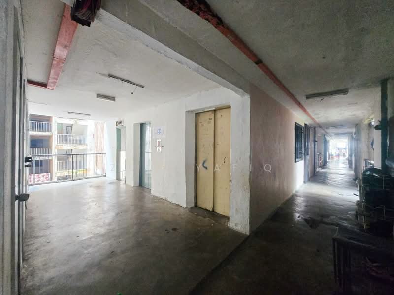 Rumah Flat untuk Dijual di Cheras Ria - Zul Syafiq - Corridor - PropertyGuru.com.my
