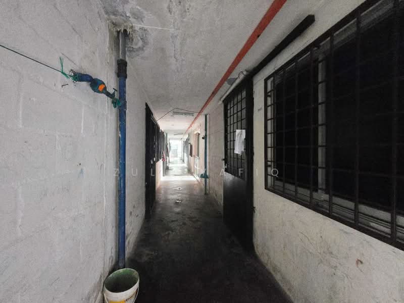 Rumah Flat untuk Dijual di Cheras Ria - Zul Syafiq - Corridor - PropertyGuru.com.my