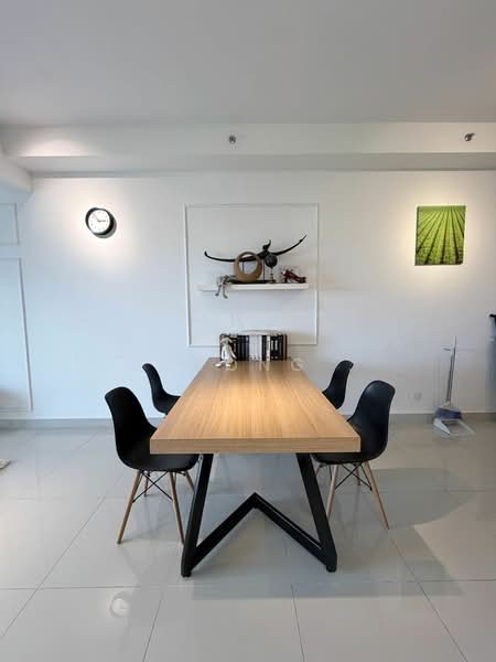 Service Residence for Sale at Meridin Suites @ The Meridin - Yucong . - Dining Room - PropertyGuru.com.my