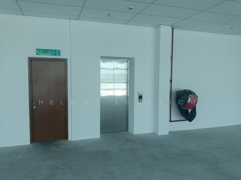 Kilang untuk Dijual di Taman Balakong Jaya (Balakong) - Helmut Schleich - Corridor - PropertyGuru.com.my