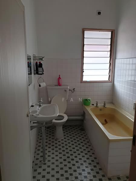 Rumah Berkembar untuk Dijual di Ayer Itam (Penang) - Li Fang - Bathroom - PropertyGuru.com.my