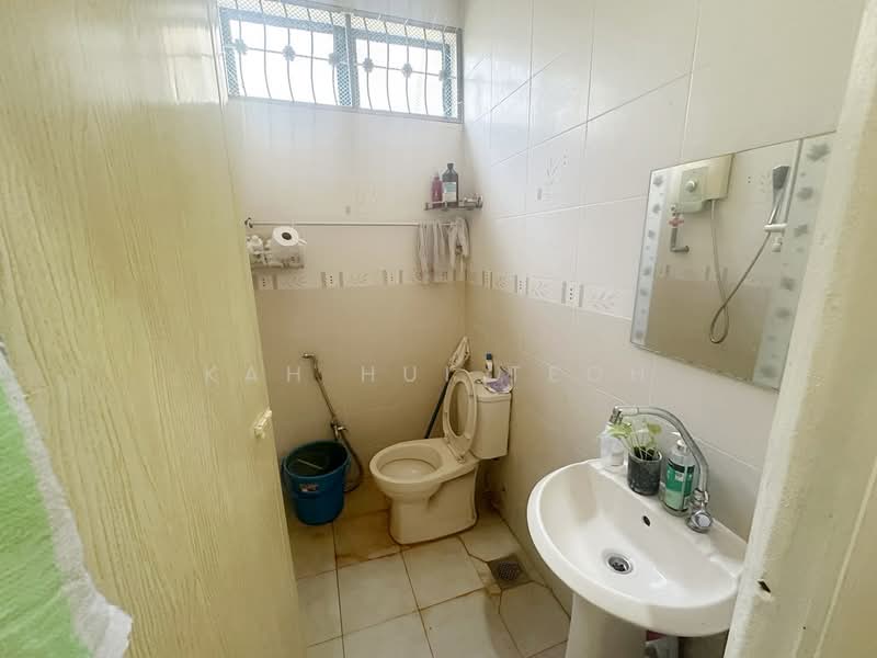Semi-Detached House for Rent in Taman Kempas 3 (Kulim) - Kah Hui Teoh - Bathroom - PropertyGuru.com.my