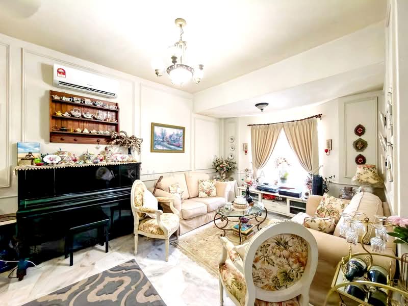 2-storey Terraced House for Sale in Usj 1 (Subang Jaya) - Akmal Adam - Living Room - PropertyGuru.com.my
