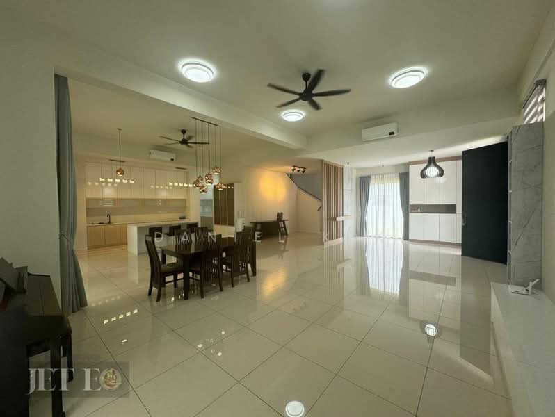 Bungalow House for Sale in Bandar Tropicana Aman (Telok Panglima Garang) - Daniel Kok - Living Room - PropertyGuru.com.my