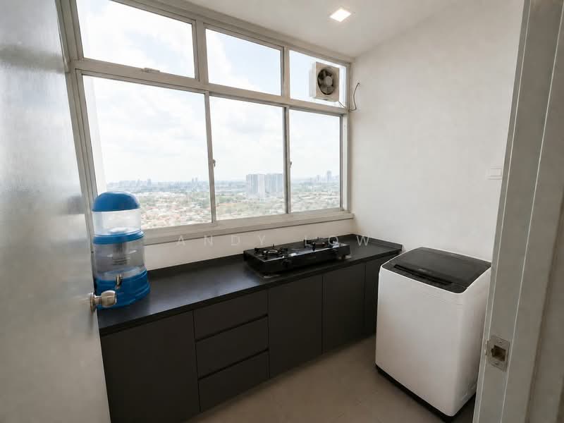 Kediaman Servis untuk Dijual di Pandan Residence 2 - Andy Low - Kitchen - PropertyGuru.com.my