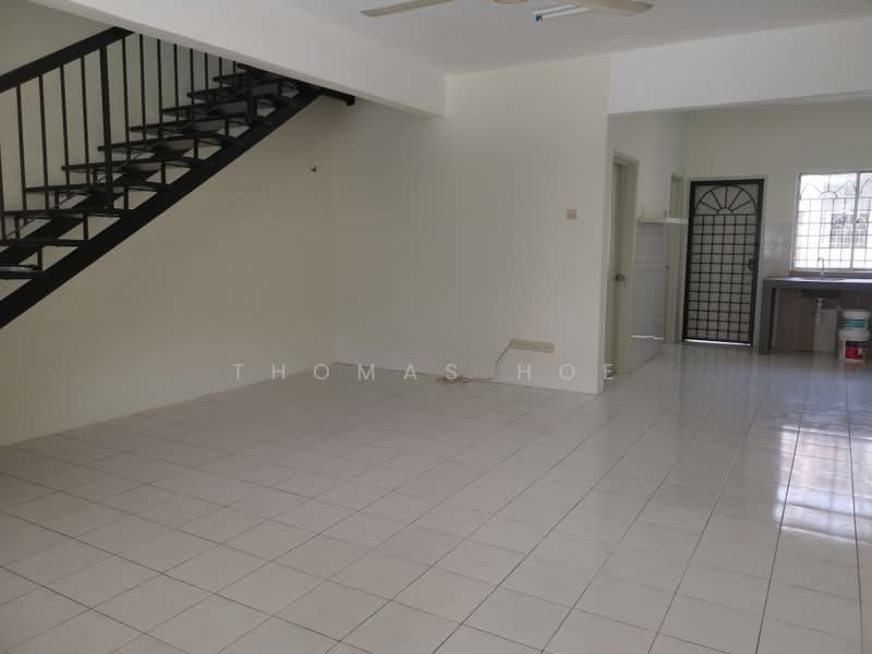 Rumah Teres 2-Tingkat untuk Disewa di Seri Kembangan (Selangor) - Thomas Hoe - Living Room - PropertyGuru.com.my