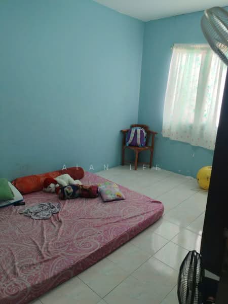 Rumah Flat untuk Dijual di Taman Putri Kulai - Alan Lee - Bedroom - PropertyGuru.com.my