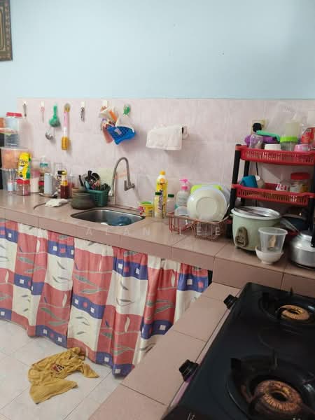 Rumah Flat untuk Dijual di Taman Putri Kulai - Alan Lee - Kitchen - PropertyGuru.com.my
