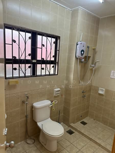 Rumah Teres 2-Tingkat untuk Dijual di Bandar Kinrara (Selangor) - Tommy Wong Phang - Bathroom - PropertyGuru.com.my