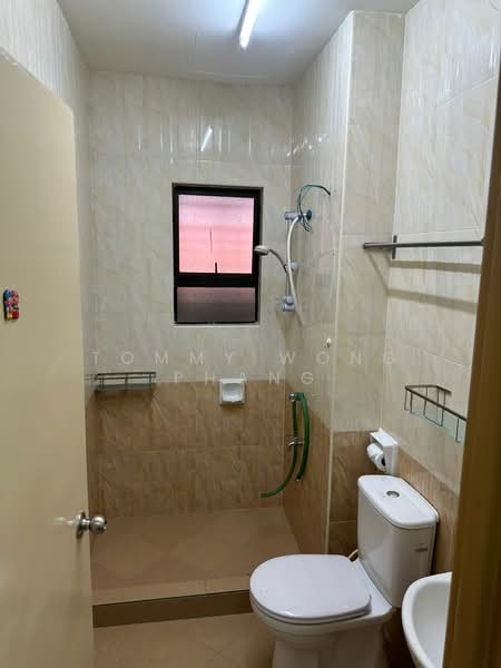 Rumah Teres 2-Tingkat untuk Dijual di Bandar Kinrara (Selangor) - Tommy Wong Phang - Bathroom - PropertyGuru.com.my