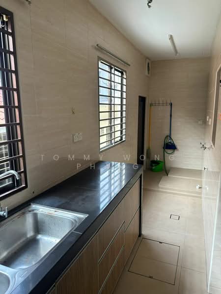Rumah Teres 2-Tingkat untuk Dijual di Bandar Kinrara (Selangor) - Tommy Wong Phang - Kitchen - PropertyGuru.com.my
