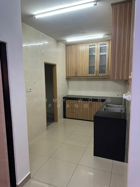 Rumah Teres 2-Tingkat untuk Dijual di Bandar Kinrara (Selangor) - Tommy Wong Phang - Kitchen - PropertyGuru.com.my