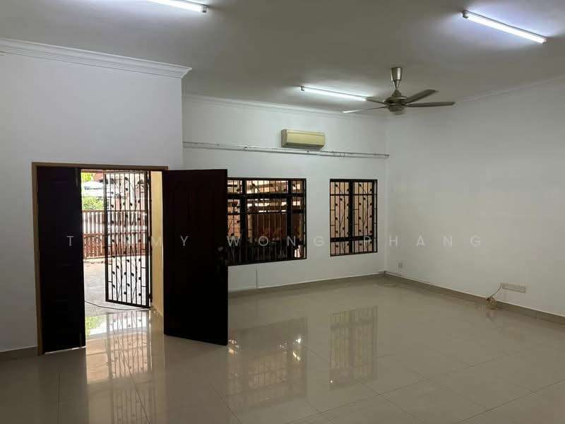 Rumah Teres 2-Tingkat untuk Dijual di Bandar Kinrara (Selangor) - Tommy Wong Phang - Living Room - PropertyGuru.com.my