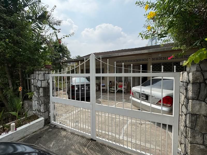 1-storey Terraced House for Rent in Seksyen 14 (Petaling Jaya) - Soh BC - Exterior - PropertyGuru.com.my