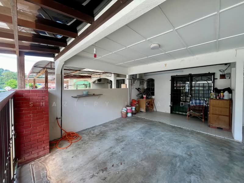 Rumah Teres 2-Tingkat untuk Dijual di Batu Caves (Selangor) - Shaziery Iskandar - Exterior - PropertyGuru.com.my