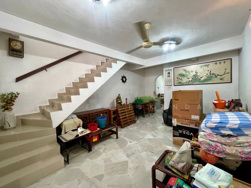 Rumah Teres 2-Tingkat untuk Dijual di Batu Caves (Selangor) - Shaziery Iskandar - Living Room - PropertyGuru.com.my