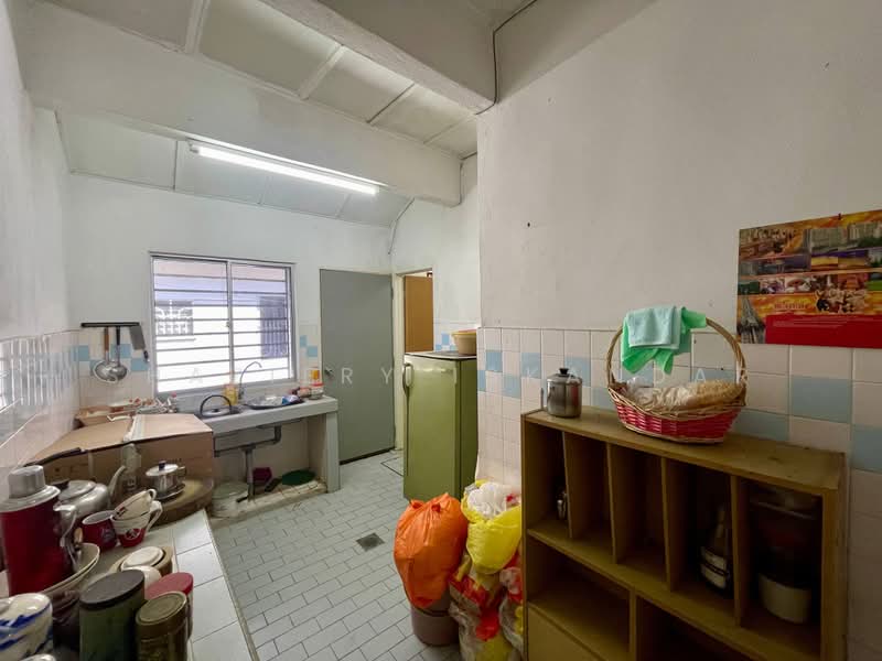 Rumah Teres 2-Tingkat untuk Dijual di Batu Caves (Selangor) - Shaziery Iskandar - Kitchen - PropertyGuru.com.my