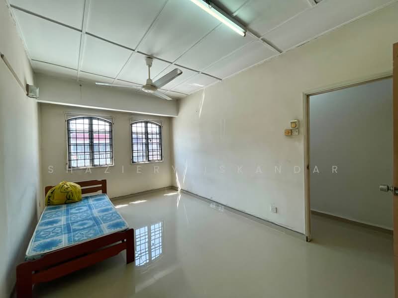 Rumah Teres 2-Tingkat untuk Dijual di Batu Caves (Selangor) - Shaziery Iskandar - Bedroom - PropertyGuru.com.my