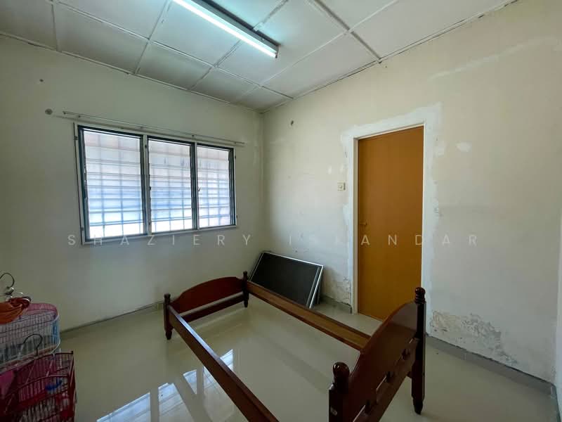Rumah Teres 2-Tingkat untuk Dijual di Batu Caves (Selangor) - Shaziery Iskandar - Bedroom - PropertyGuru.com.my
