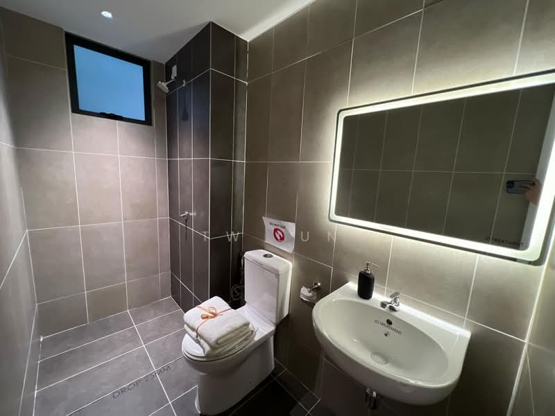 Kediaman Servis untuk Dijual di M Nova - Tw Lun - Bathroom - PropertyGuru.com.my
