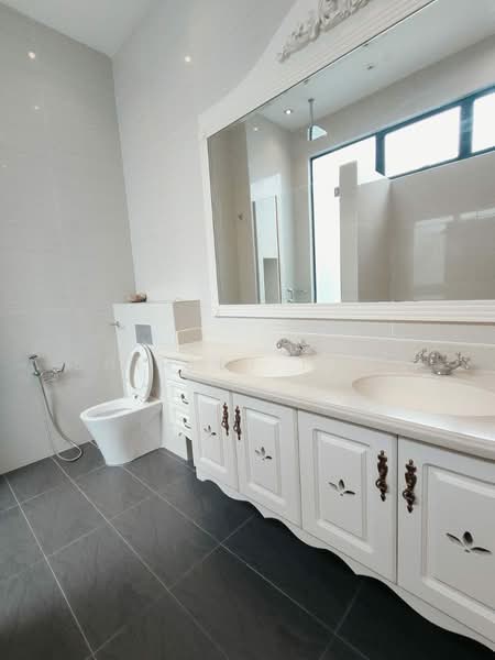 Semi-Detached House for Sale in Bukit Indah (Iskandar Puteri (Nusajaya)) - Shirley Pang - Bathroom - PropertyGuru.com.my