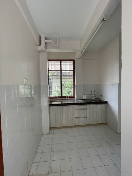 Townhouse for Sale in Taman Tunas Muda (Sungai Ara) - Ms Chang - Kitchen - PropertyGuru.com.my