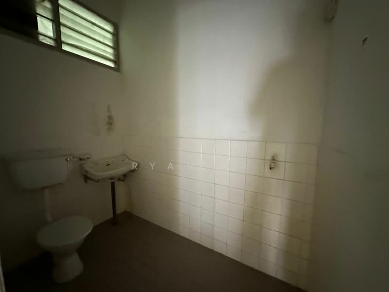 2-storey Terraced House for Sale in George Town (Penang) - Ryan Ng - Bathroom - PropertyGuru.com.my