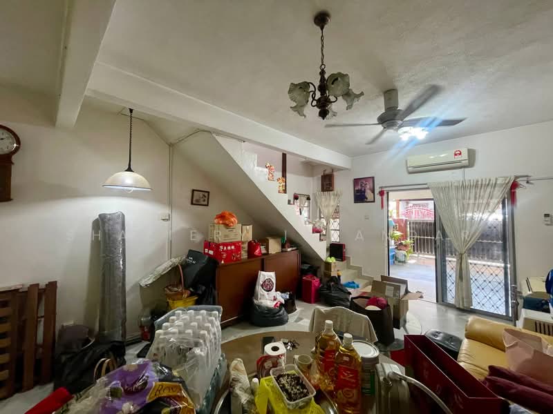 Rumah Teres 2-Tingkat untuk Dijual di Batu Caves (Selangor) - Shaziery Iskandar - Living Room - PropertyGuru.com.my