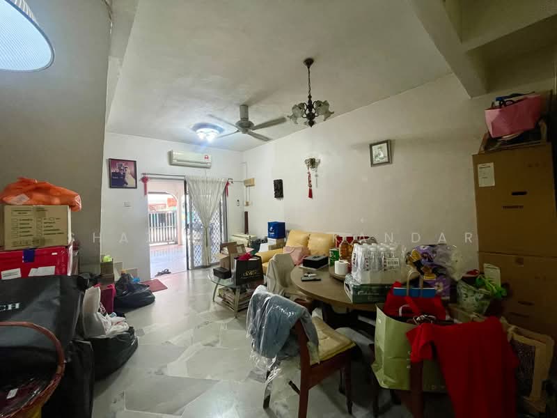 Rumah Teres 2-Tingkat untuk Dijual di Batu Caves (Selangor) - Shaziery Iskandar - Living Room - PropertyGuru.com.my