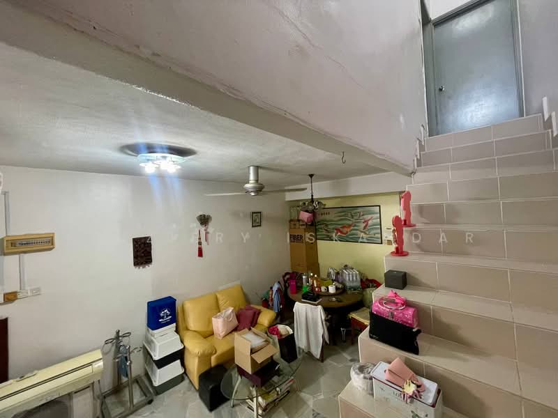 Rumah Teres 2-Tingkat untuk Dijual di Batu Caves (Selangor) - Shaziery Iskandar - Living Room - PropertyGuru.com.my