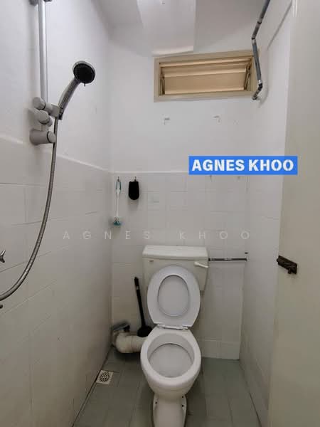 Pangsapuri untuk Disewa di Taman Lone Pine (Medium Low Cost) - Agnes Khoo - Bathroom - PropertyGuru.com.my