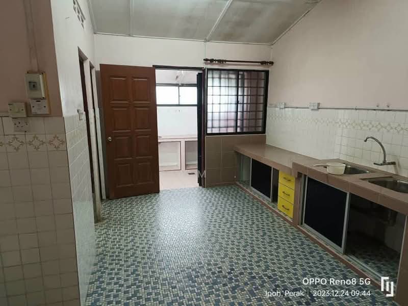 Rumah Teres 2-Tingkat untuk Dijual di Taman Bertuah (Ipoh) - Sam . - Kitchen - PropertyGuru.com.my