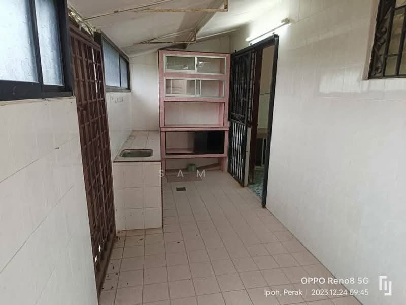 Rumah Teres 2-Tingkat untuk Dijual di Taman Bertuah (Ipoh) - Sam . - Kitchen - PropertyGuru.com.my