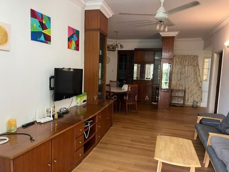 Kondominium untuk Disewa di Gold Coast Resort Condominium - Joey Cheah - Living Room - PropertyGuru.com.my