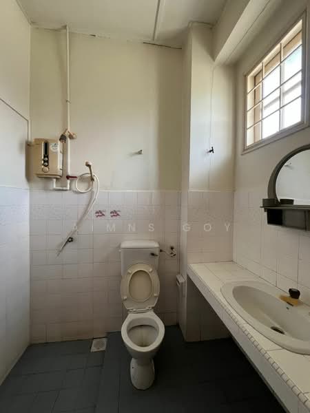 Rumah Teres 2-Tingkat untuk Dijual di Taman Bukit Belimbing (Balakong) - Aimns Goy - Bathroom - PropertyGuru.com.my