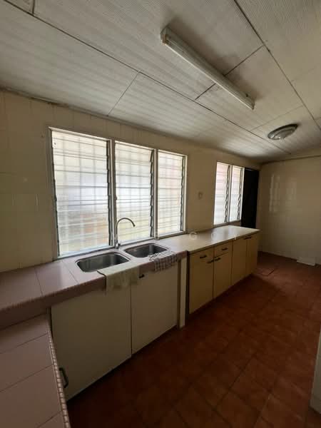 Rumah Teres 2-Tingkat untuk Dijual di Taman Bukit Belimbing (Balakong) - Aimns Goy - Kitchen - PropertyGuru.com.my