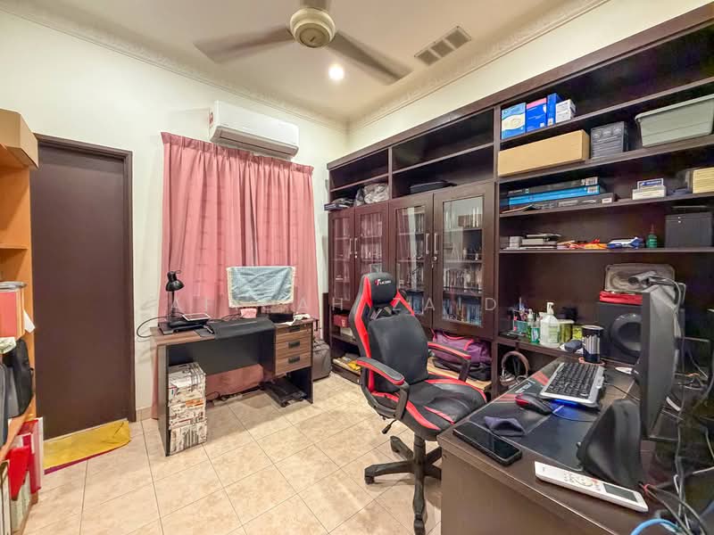 Rumah Teres 2-Tingkat untuk Dijual di Bukit Jelutong (Shah Alam) - Afiqah zaidi - Study - PropertyGuru.com.my