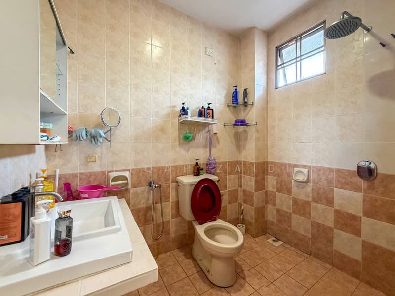 Rumah Teres 2-Tingkat untuk Dijual di Bukit Jelutong (Shah Alam) - Afiqah zaidi - Bathroom - PropertyGuru.com.my