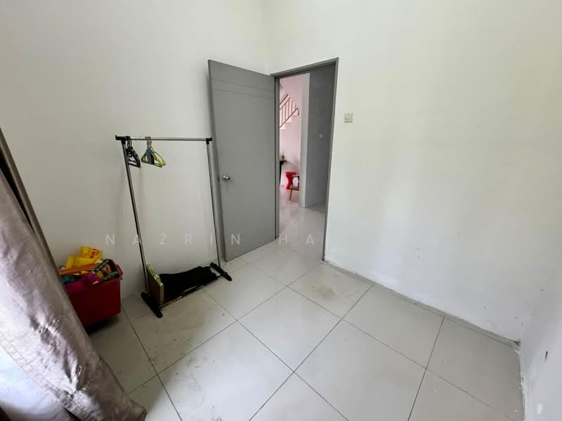 Semi-Detached House for Sale in Bandar Saujana Putra (Tanjong Duabelas) - Nazrin Hakimin - PropertyGuru.com.my