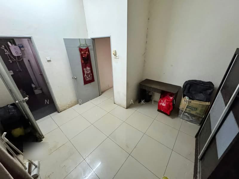 Semi-Detached House for Sale in Bandar Saujana Putra (Tanjong Duabelas) - Nazrin Hakimin - PropertyGuru.com.my