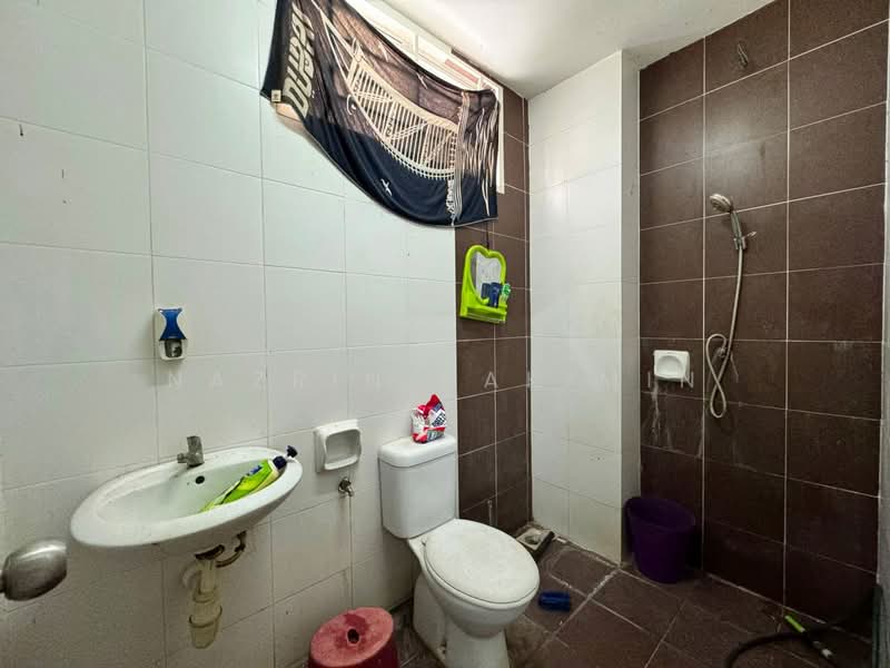 Semi-Detached House for Sale in Bandar Saujana Putra (Tanjong Duabelas) - Nazrin Hakimin - PropertyGuru.com.my