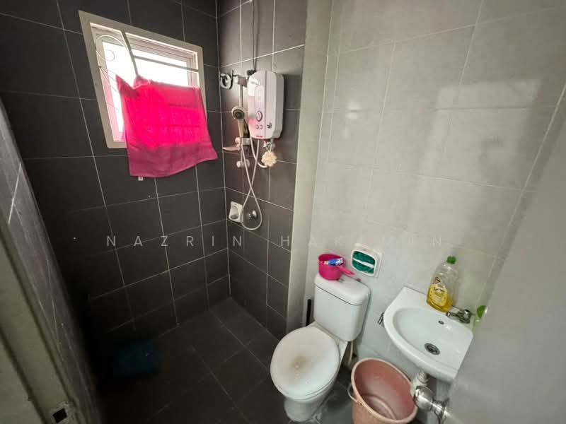 Semi-Detached House for Sale in Bandar Saujana Putra (Tanjong Duabelas) - Nazrin Hakimin - PropertyGuru.com.my