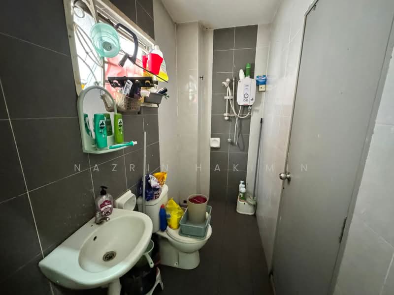 Semi-Detached House for Sale in Bandar Saujana Putra (Tanjong Duabelas) - Nazrin Hakimin - PropertyGuru.com.my