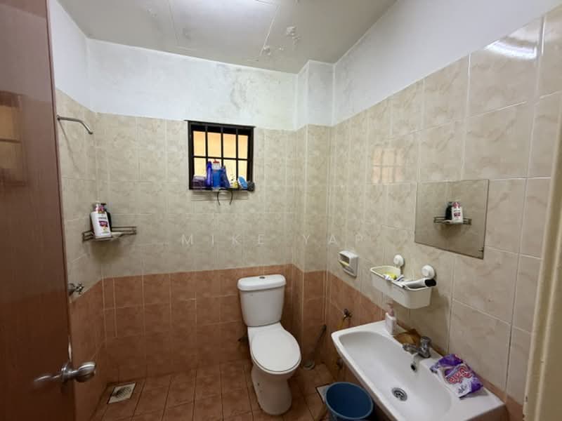 Pangsapuri untuk Dijual di Villa Danau - Mike Yap - Bathroom - PropertyGuru.com.my
