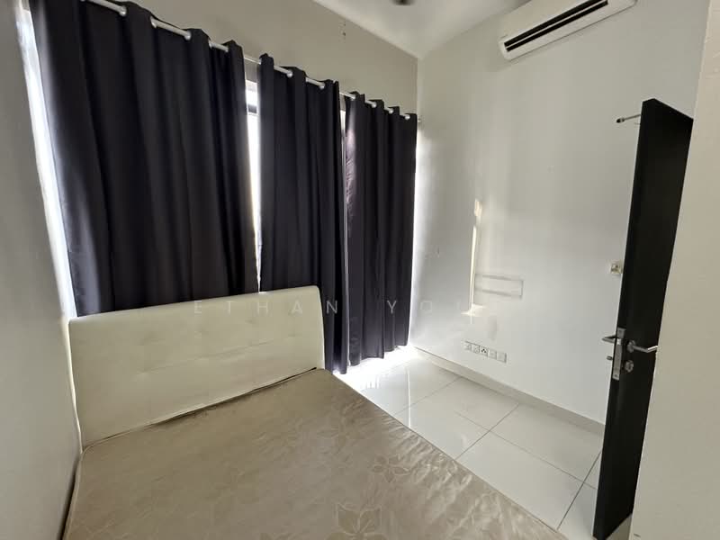 Kediaman Servis untuk Disewa di Third Avenue - Ethan Yong - Bedroom - PropertyGuru.com.my