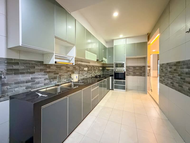 2.5-storey Terraced House for Sale in TTDI Grove (Kajang) - Afiqah zaidi - Kitchen - PropertyGuru.com.my