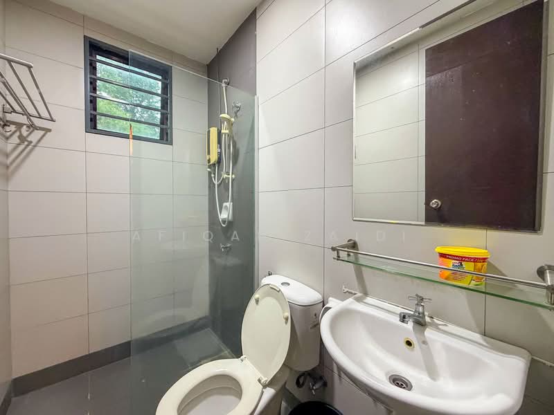 2.5-storey Terraced House for Sale in TTDI Grove (Kajang) - Afiqah zaidi - Bathroom - PropertyGuru.com.my